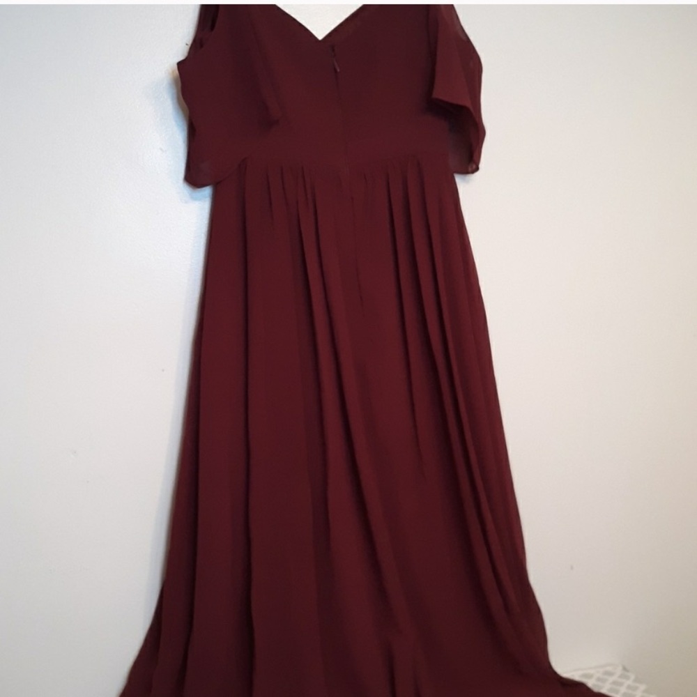 Lulu’s cold shoulder maxi - Picture 6 of 8